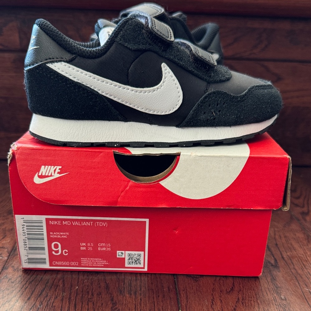 Nike Kids' Black & White Sneakers - MD Valiant (Toddler)